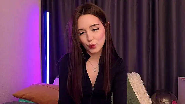 BlackEyesGirl online show from April 3, 6:22 am