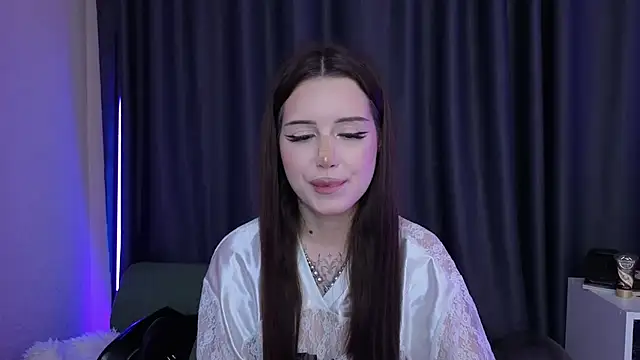 Snapshot of BlackEyesGirl chatting on July 14, 10:21 am BlackEyesGirl online show from July 14, 10:21 am