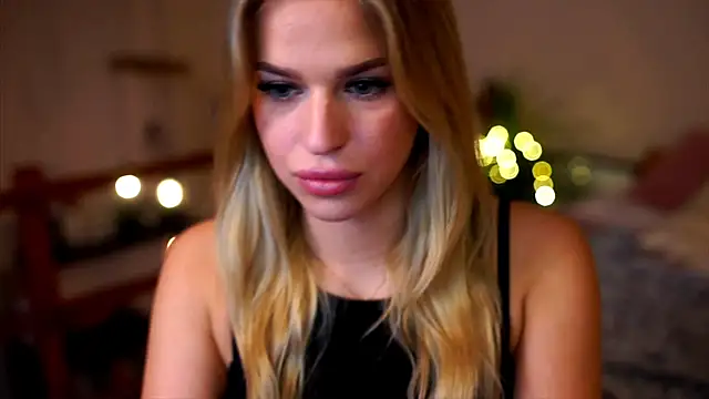 Snapshot of Emilyvanroessel chatting on September 26, 1:15 pm Emilyvanroessel online show from September 26, 1:15 pm