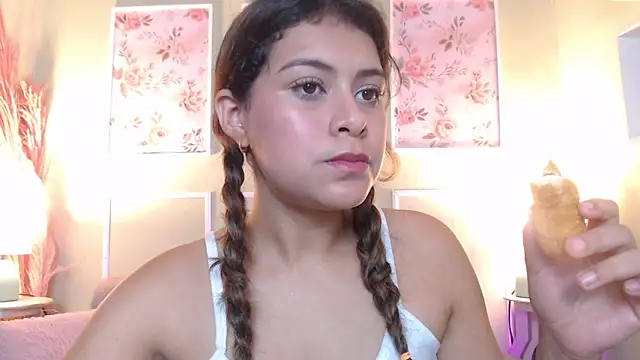 CurlyDani online show from February 22, 2:45 am