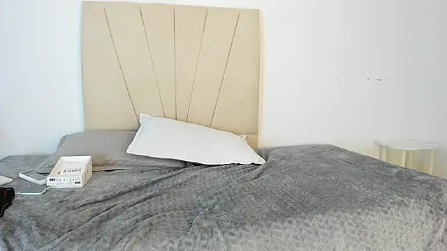  Miaa khalifa  online show from November 9, 11:52 am