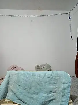 Snapshot of Cesar893 chatting on November 8, 6:24 am Cesar893 online show from November 8, 6:24 am