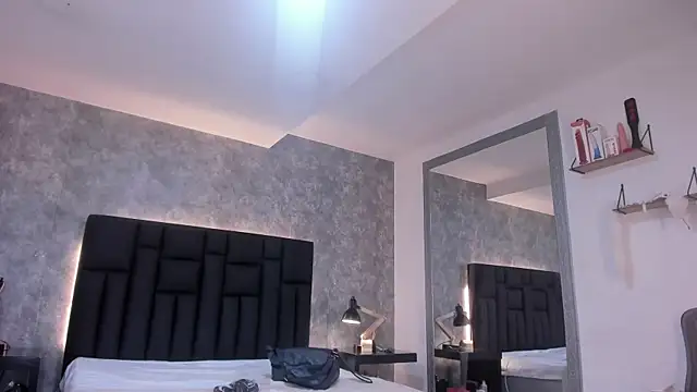 crystaldarliing online show from January 16, 8:46 pm