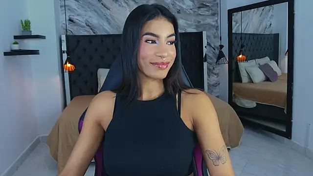 Snapshot of kitty_collins_ chatting on May 15, 12:01 pm kitty collins online show from May 15, 12:01 pm