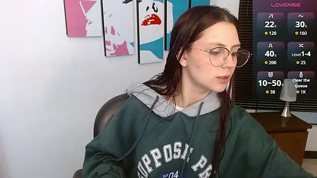 AlanaGarcia19 online show from October 1, 11:27 am