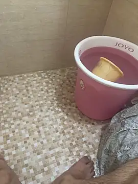 Snapshot of saumon3022 chatting on October 4, 6:00 am saumon3022 online show from October 4, 6:00 am