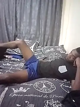 Snapshot of TmanZim2025 chatting on February 12, 6:03 pm TmanZim2025 online show from February 12, 6:03 pm