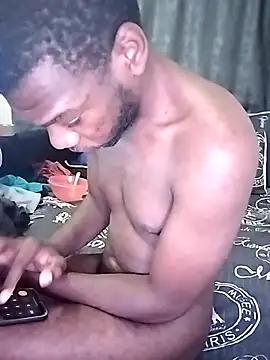 Snapshot of TmanZim2025 chatting on February 16, 1:46 am TmanZim2025 online show from February 16, 1:46 am