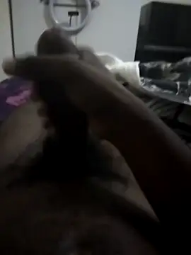 Snapshot of TmanZim2025 chatting on February 22, 10:08 pm TmanZim2025 online show from February 22, 10:08 pm