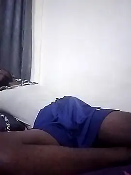 Snapshot of TmanZim2025 chatting on February 25, 9:35 pm TmanZim2025 online show from February 25, 9:35 pm