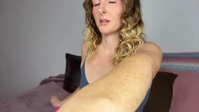 Snapshot of sexylittlefriend chatting on July 22, 5:05 pm sexylittlefriend online show from July 22, 5:05 pm