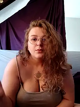 Snapshot of LilouCuriosity chatting on September 11, 12:16 pm LilouCuriosity online show from September 11, 12:16 pm