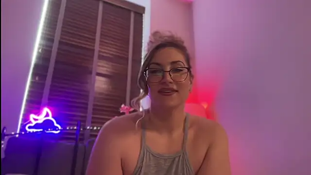 Snapshot of MistresssX chatting on June 24, 12:37 pm MistresssX online show from June 24, 12:37 pm