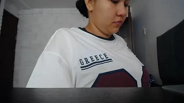 Naia Stant online show from October 3, 4:04 pm