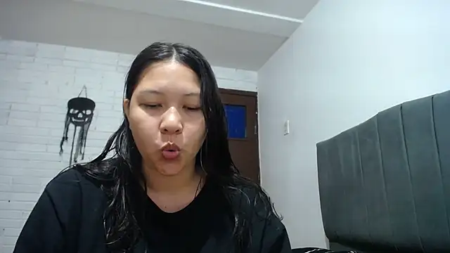 Naia Stant online show from October 9, 10:19 pm