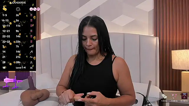 Snapshot of Mommy_Naughty chatting on May 28, 10:45 am Mommy Naughty online show from May 28, 10:45 am