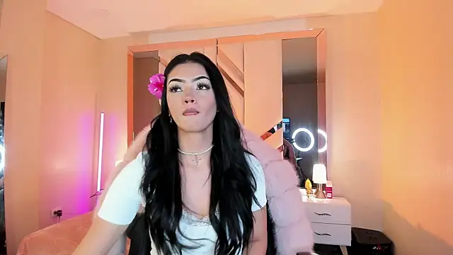 EmmaStonns online show from March 12, 4:35 pm