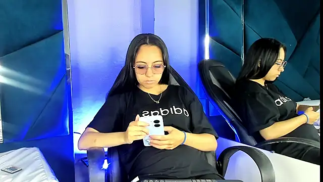 Snapshot of LilithSant chatting on September 8, 4:17 pm LilithSant online show from September 8, 4:17 pm