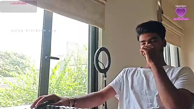 Snapshot of mrbuddy85 chatting on September 28, 7:58 am mrbuddy85 online show from September 28, 7:58 am