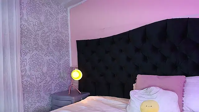 Hada Blue online show from April 4, 7:44 pm