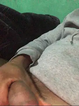 Snapshot of carlo20n chatting on October 15, 9:53 am carlo20n online show from October 15, 9:53 am