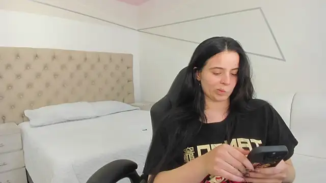 ChannelWhite  online show from September 29, 10:36 pm