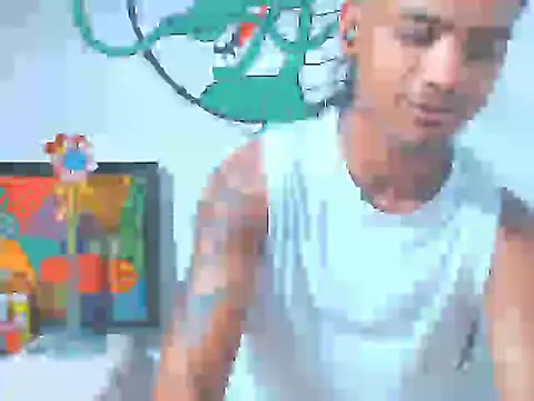 Snapshot of davidcutterr chatting on November 19, 2:33 am davidcutterr online show from November 19, 2:33 am