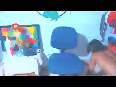 Snapshot of davidcutterr chatting on December 14, 3:45 am davidcutterr online show from December 14, 3:45 am