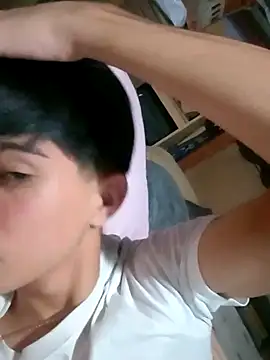 Snapshot of LUISSLEONN0958 chatting on September 10, 6:19 pm LUISSLEONN0958 online show from September 10, 6:19 pm