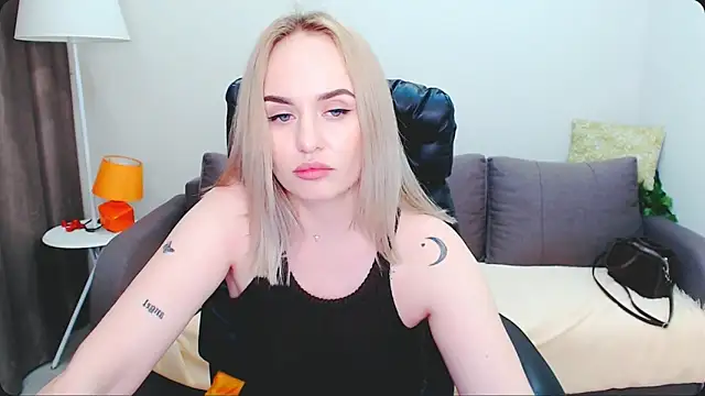 LiluMoon   online show from April 30, 4:24 pm