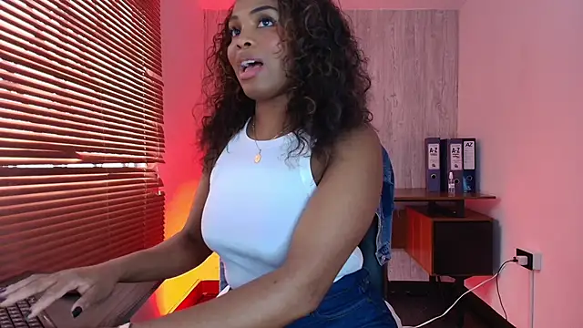 ArianaBeake online show from April 15, 4:47 pm