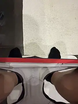 Snapshot of myPriority01 chatting on September 28, 6:35 pm myPriority01 online show from September 28, 6:35 pm