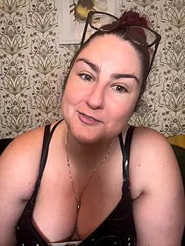 Snapshot of Lacey-BBW chatting on October 13, 9:26 pm Lacey-BBW online show from October 13, 9:26 pm