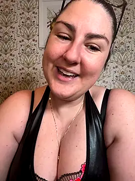 Snapshot of Lacey-BBW chatting on October 20, 9:26 pm Lacey-BBW online show from October 20, 9:26 pm