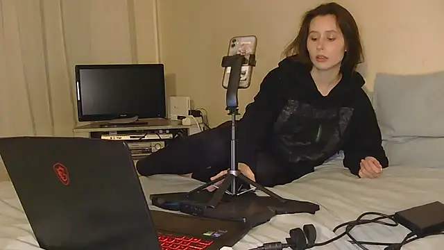 Purpy Kam online show from October 9, 7:34 pm