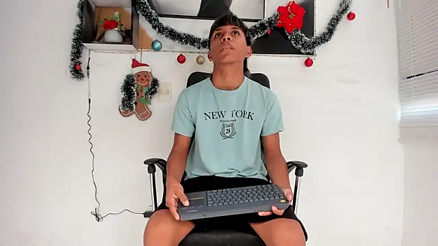 tyler twink boy online show from December 16, 2:55 pm