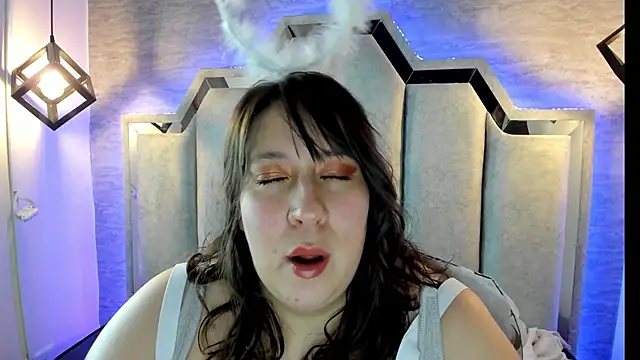  Emily rosee  online show from October 31, 11:33 am