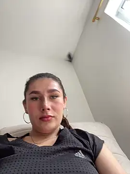 Snapshot of Isa_Villamarin chatting on September 22, 3:25 pm Isa Villamarin online show from September 22, 3:25 pm