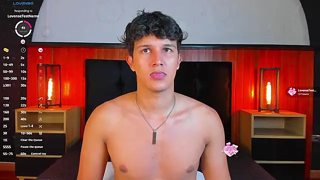 Snapshot of Leo_Savage_ chatting on May 17, 4:10 am Leo Savage online show from May 17, 4:10 am