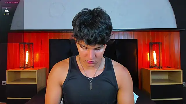 Snapshot of Leo_Savage_ chatting on May 26, 4:08 am Leo Savage online show from May 26, 4:08 am