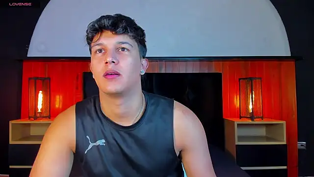 Snapshot of Leo_Savage_ chatting on June 6, 4:17 am Leo Savage online show from June 6, 4:17 am