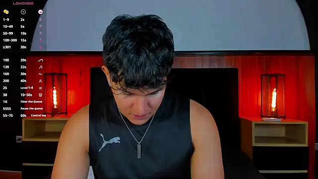 Snapshot of Leo_Savage_ chatting on June 9, 4:24 am Leo Savage online show from June 9, 4:24 am