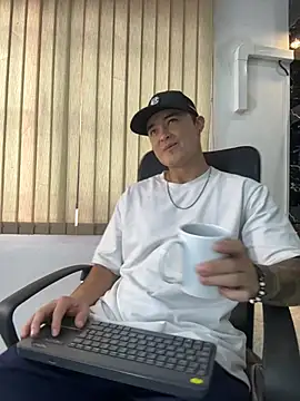Snapshot of Alexander_ferre chatting on July 3, 12:44 pm Alexander ferre online show from July 3, 12:44 pm