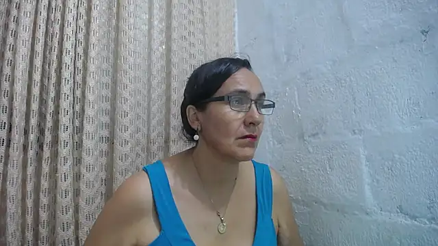 gabbyparker  online show from May 5, 9:50 am