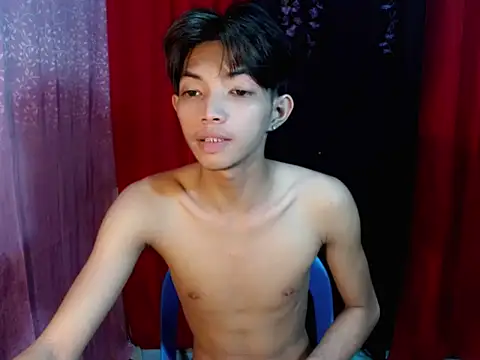 Snapshot of addicted_to_alex chatting on May 30, 1:30 pm addicted to alex online show from May 30, 1:30 pm