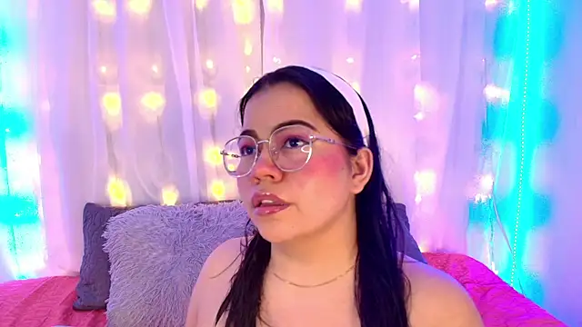 LilyRousee online show from December 17, 1:44 am