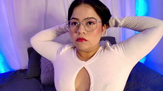 Snapshot of LilyRousee chatting on April 24, 3:09 am LilyRousee online show from April 24, 3:09 am