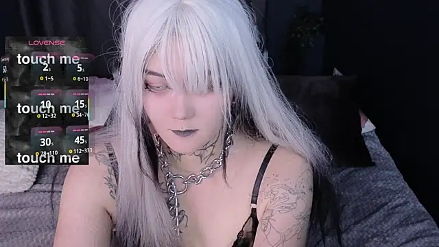 GothXRaven online show from October 19, 5:13 pm