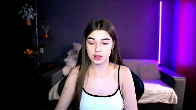 Snapshot of Dianaa_Lee0 chatting on September 18, 5:26 pm Dianaa Lee0 online show from September 18, 5:26 pm