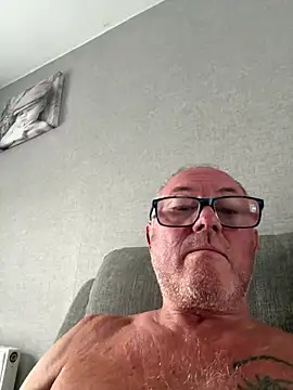 Snapshot of naughtygrandad1 chatting on June 28, 7:14 am naughtygrandad1 online show from June 28, 7:14 am